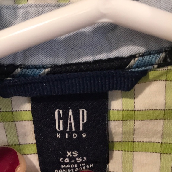 Boys 4/5 (xs) button down - Picture 2 of 2